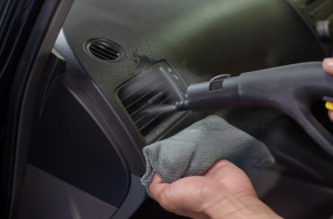 Read more about the article Odgrzybianie klimatyzacji. Czy warto?